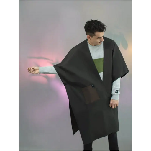 Cape Flippa - Black Mat-1