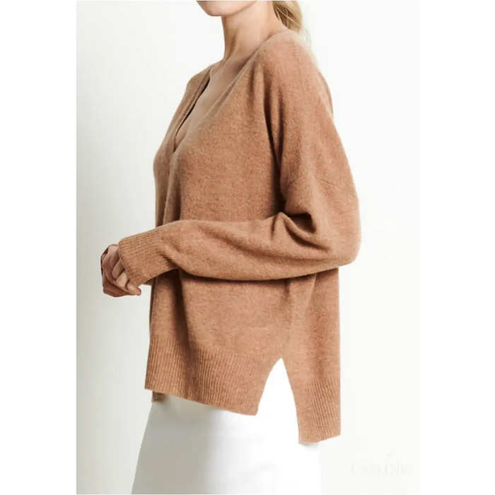 RIA 3 Pull col V profond oversize en cachemire camel-4