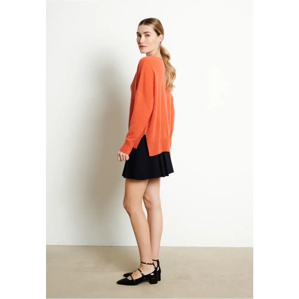 RIA 3 Pull col V profond oversize en cachemire mandarine-1