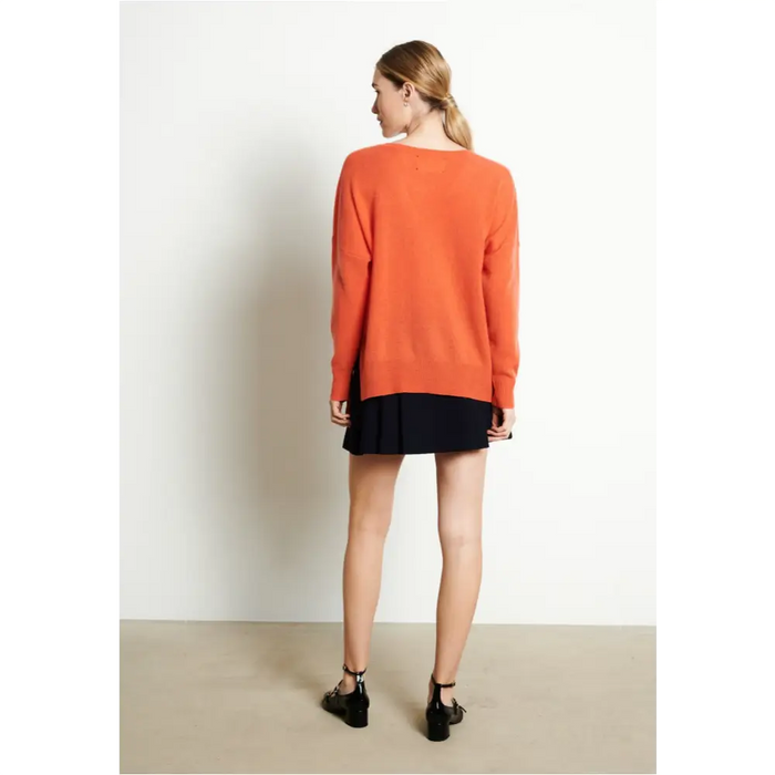 RIA 3 Pull col V profond oversize en cachemire mandarine-3