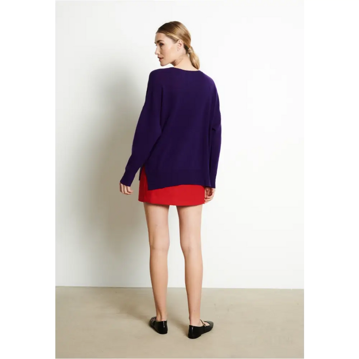 RIA 3 Pull col V profond oversize en cachemire violet-4