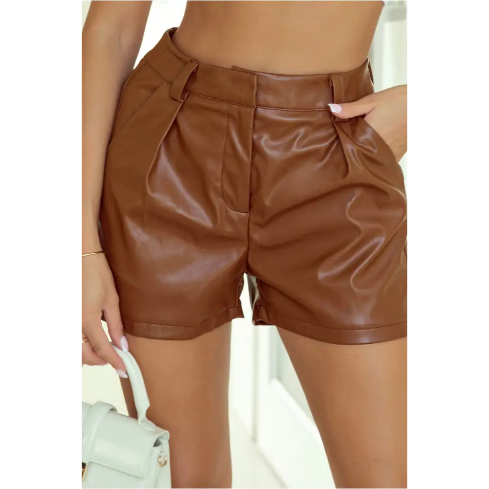 Short décontracté plissé en simili cuir marron-0